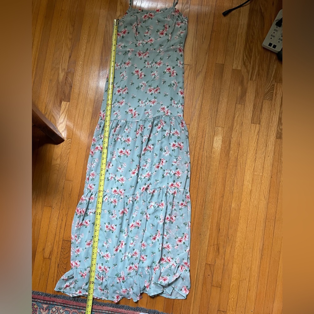 Lulu’s Melissa Sage Floral Tiered Maxi Dress - Size Small - Picture 8 of 8